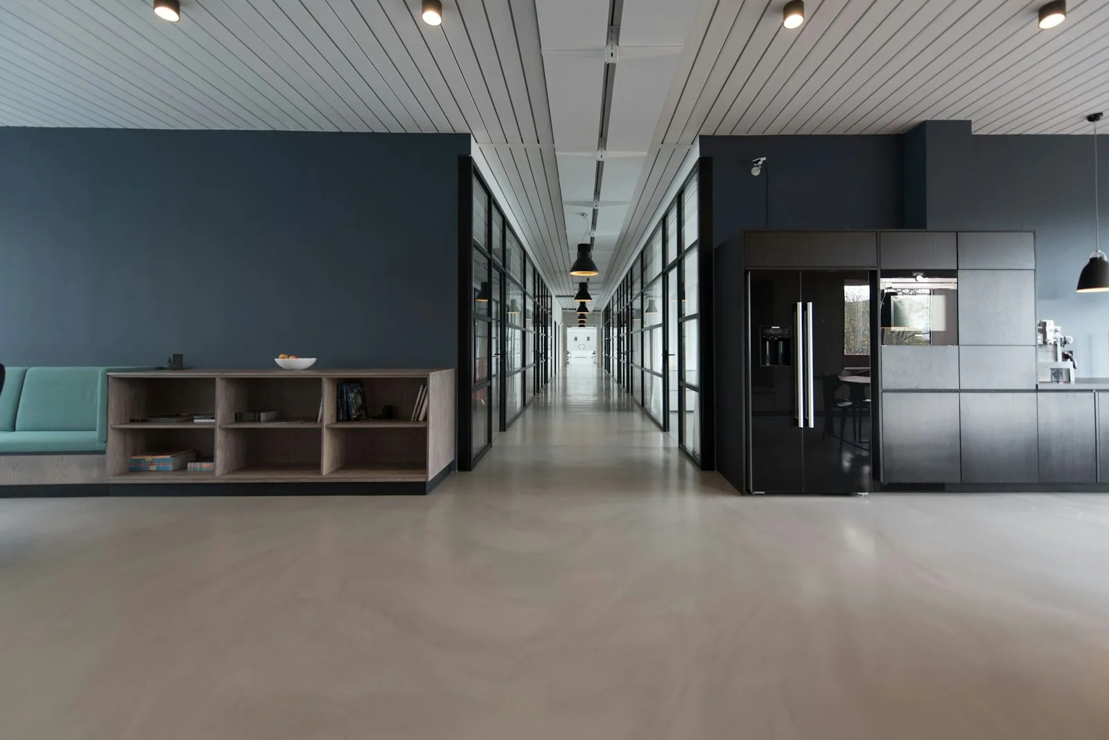 Glass Curtain Atrium — image 1